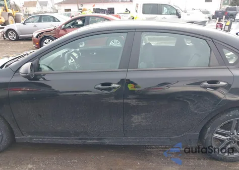 2021 Kia Forte Gt-Line z USA, uszkodzony, nr VIN 3KPF34AD4ME315116